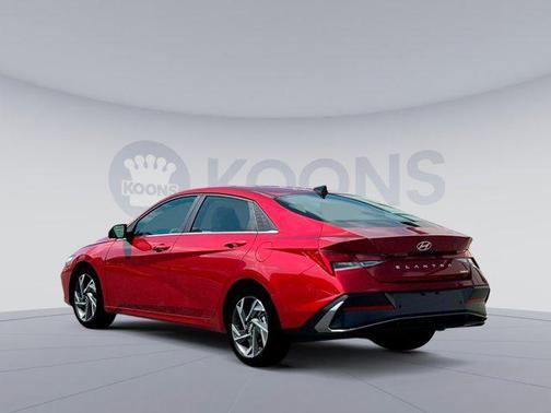 2025 Hyundai ELANTRA Limited