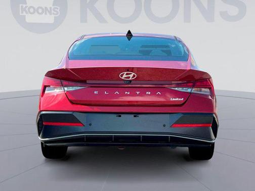 2025 Hyundai ELANTRA Limited