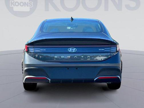 2025 Hyundai SONATA SE