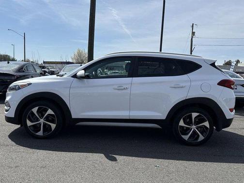 Winter White 2017 Hyundai TUCSON Sport