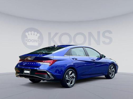 2025 Hyundai ELANTRA SEL