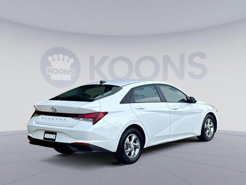 2021 Hyundai ELANTRA SE