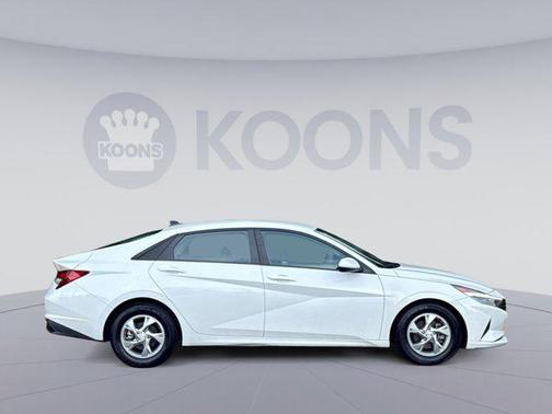 2021 Hyundai ELANTRA SE