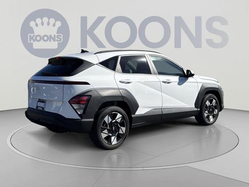 Atlas White 2025 Hyundai KONA SEL