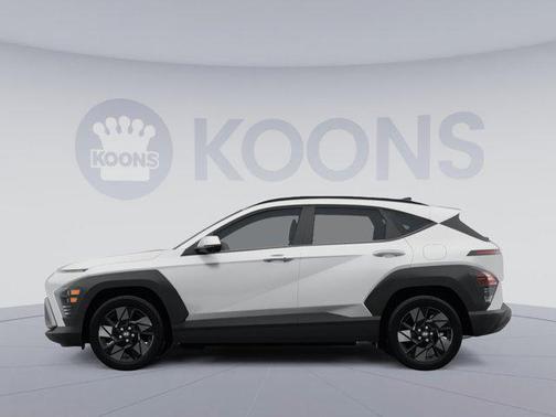 Atlas White 2025 Hyundai KONA SEL