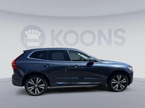 Denim Blue Metallic 2022 Volvo XC60 B6 Inscription