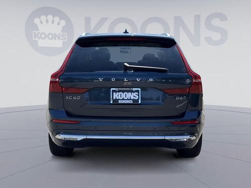 Denim Blue Metallic 2022 Volvo XC60 B6 Inscription