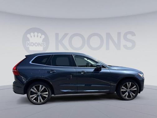 Denim Blue Metallic 2022 Volvo XC60 B6 Inscription