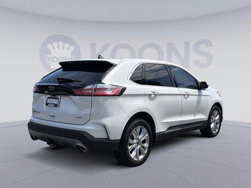 Star White Metallic Tri-Coat 2022 Ford Edge Titanium