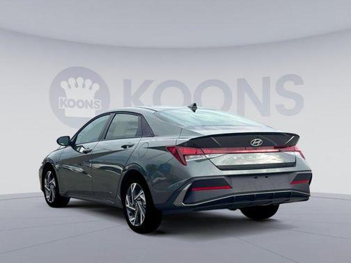 2025 Hyundai ELANTRA Sport