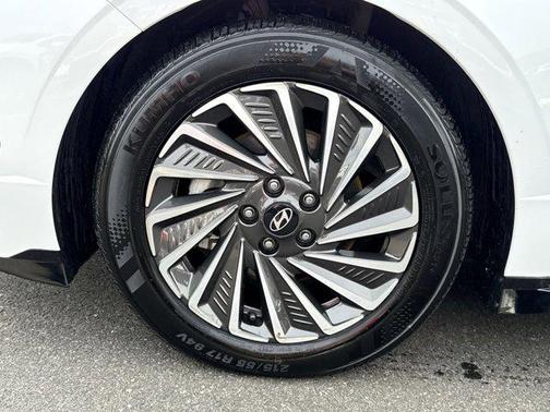 2025 Hyundai SONATA Hybrid SE