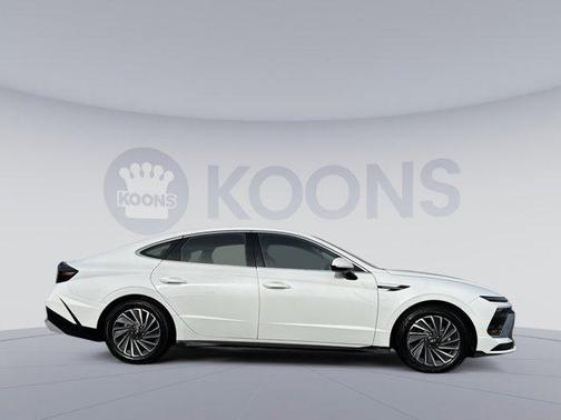 2025 Hyundai SONATA Hybrid SE