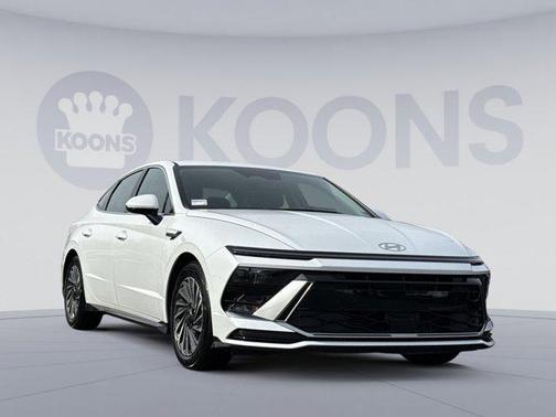 2025 Hyundai SONATA Hybrid SE