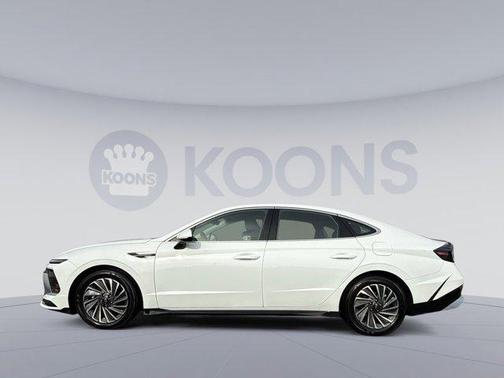 2025 Hyundai SONATA Hybrid SE