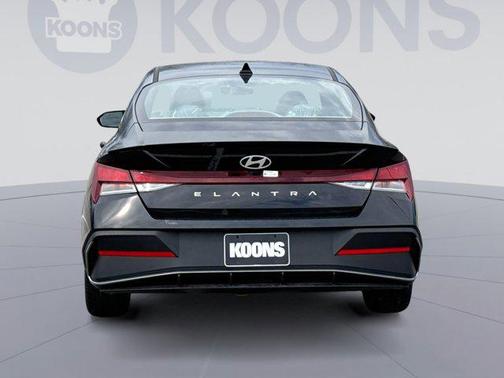 2025 Hyundai ELANTRA Sport