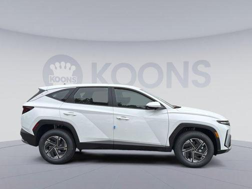 Creamy White Pearl 2026 Hyundai TUCSON Hybrid Blue SE