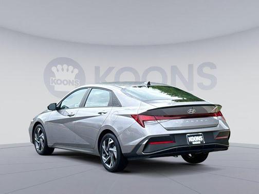 2025 Hyundai ELANTRA Sport