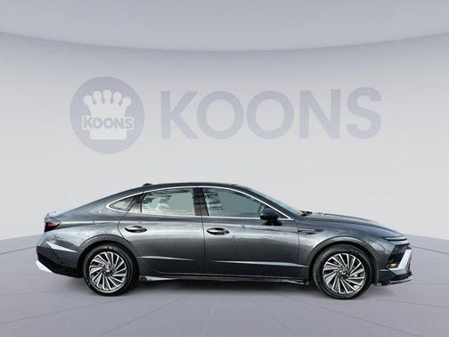 2025 Hyundai SONATA Hybrid SE