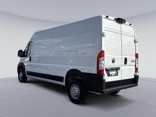 Bright White Clearcoat 2025 RAM ProMaster 2500 Tradesman