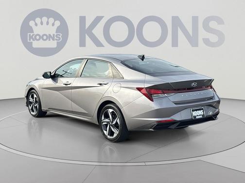 Fluid Metal 2023 Hyundai ELANTRA SEL