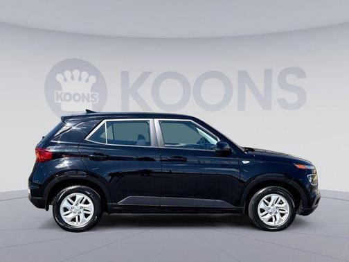 2022 Hyundai VENUE SE