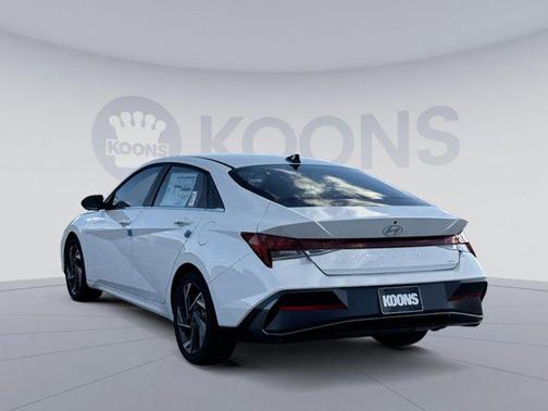 2025 Hyundai ELANTRA HEV Limited