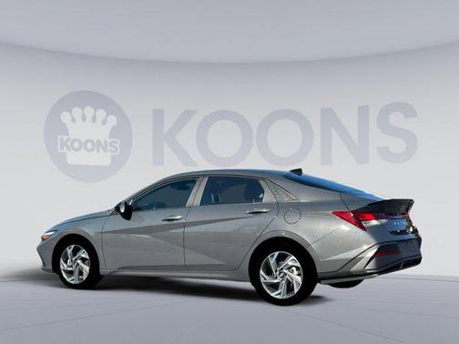 2025 Hyundai ELANTRA Sport