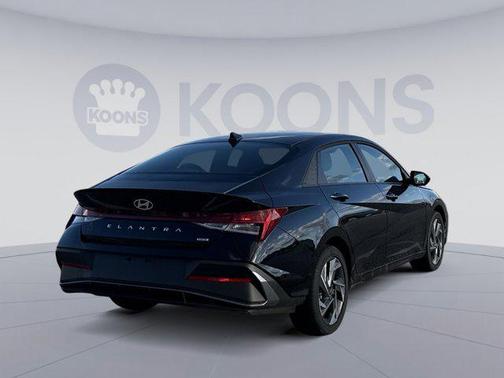 2025 Hyundai ELANTRA HEV SEL Sport