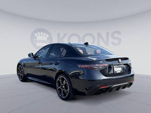 Vulcano Black Metallic 2024 Alfa Romeo Giulia Veloce AWD