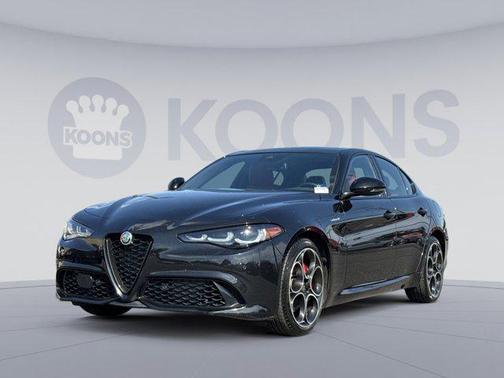 Vulcano Black Metallic 2024 Alfa Romeo Giulia Veloce AWD