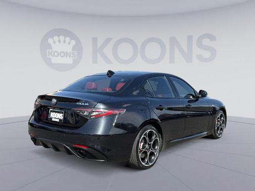 Vulcano Black Metallic 2024 Alfa Romeo Giulia Veloce AWD