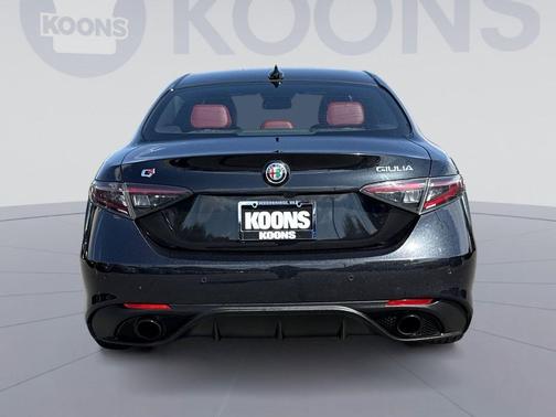 Vulcano Black Metallic 2024 Alfa Romeo Giulia Veloce AWD
