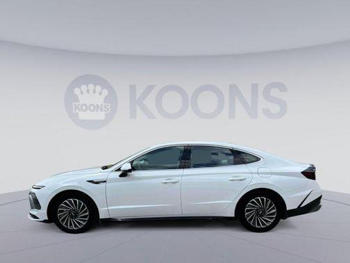 2025 Hyundai SONATA Hybrid SE