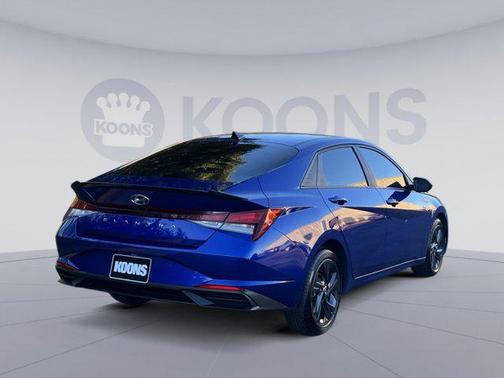 2022 Hyundai ELANTRA SEL