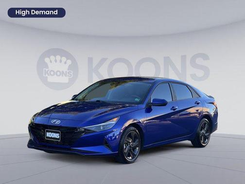2022 Hyundai ELANTRA SEL