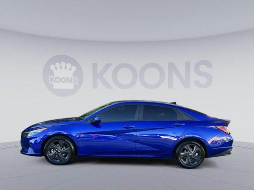 2022 Hyundai ELANTRA SEL