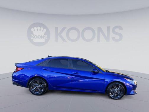 2022 Hyundai ELANTRA SEL