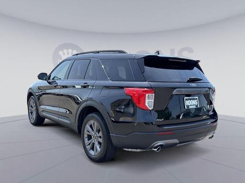 Agate Black Metallic 2024 Ford Explorer XLT
