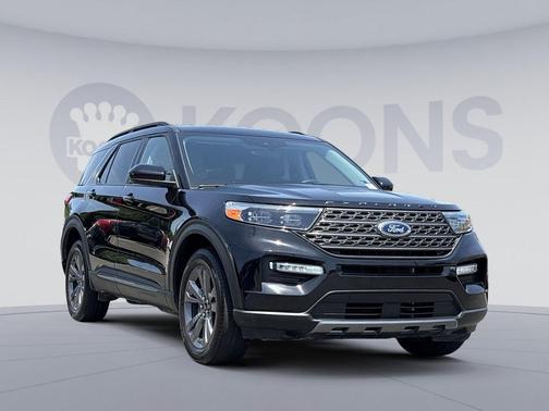 Agate Black Metallic 2024 Ford Explorer XLT