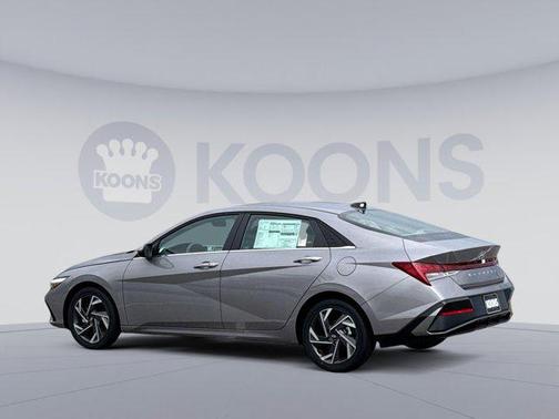 2025 Hyundai ELANTRA SEL