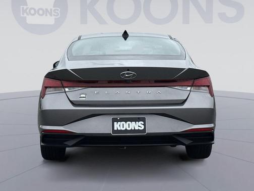 Fluid Metal 2023 Hyundai ELANTRA SEL