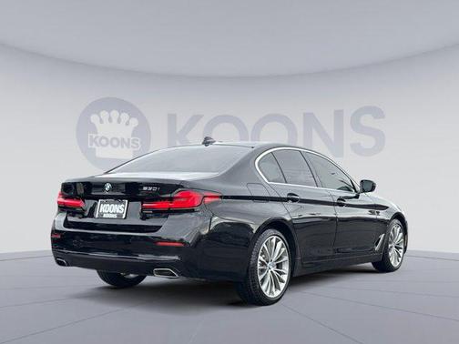 2022 BMW 530 i