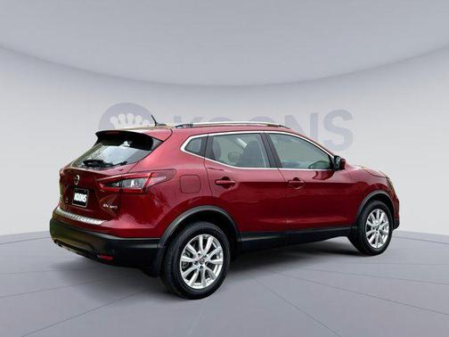 2022 Nissan Rogue Sport SV