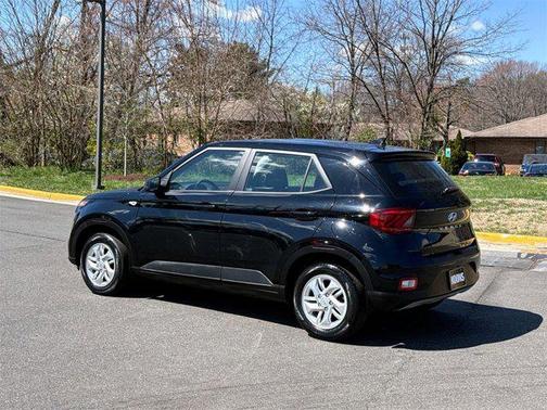 2022 Hyundai VENUE SE