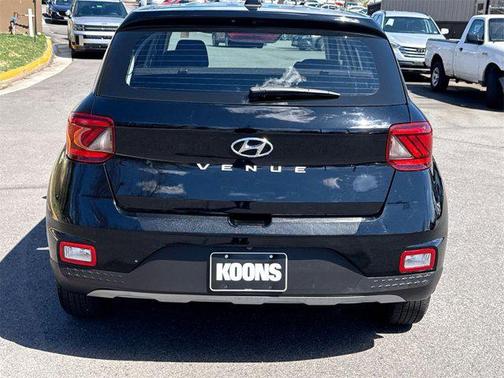 2022 Hyundai VENUE SE