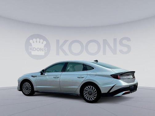 2025 Hyundai SONATA Hybrid SE
