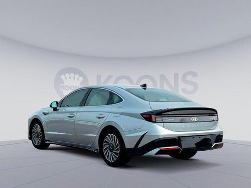 2025 Hyundai SONATA Hybrid SE
