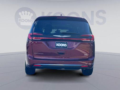 2022 Chrysler Pacifica Touring L