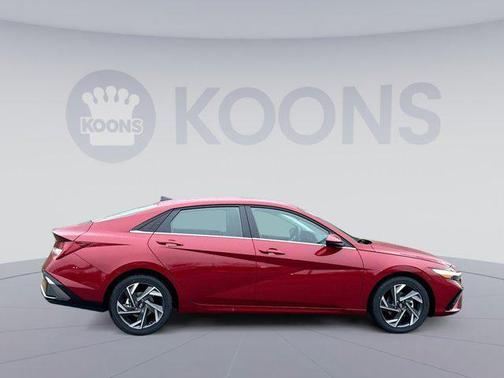 2025 Hyundai ELANTRA SEL
