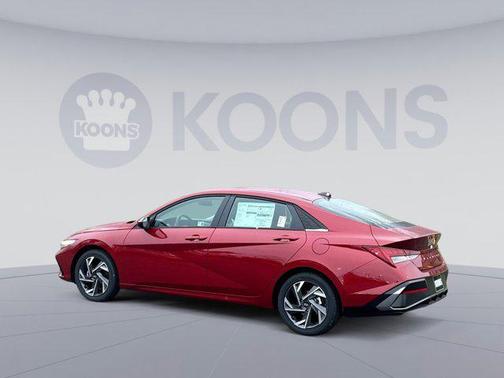 2025 Hyundai ELANTRA SEL